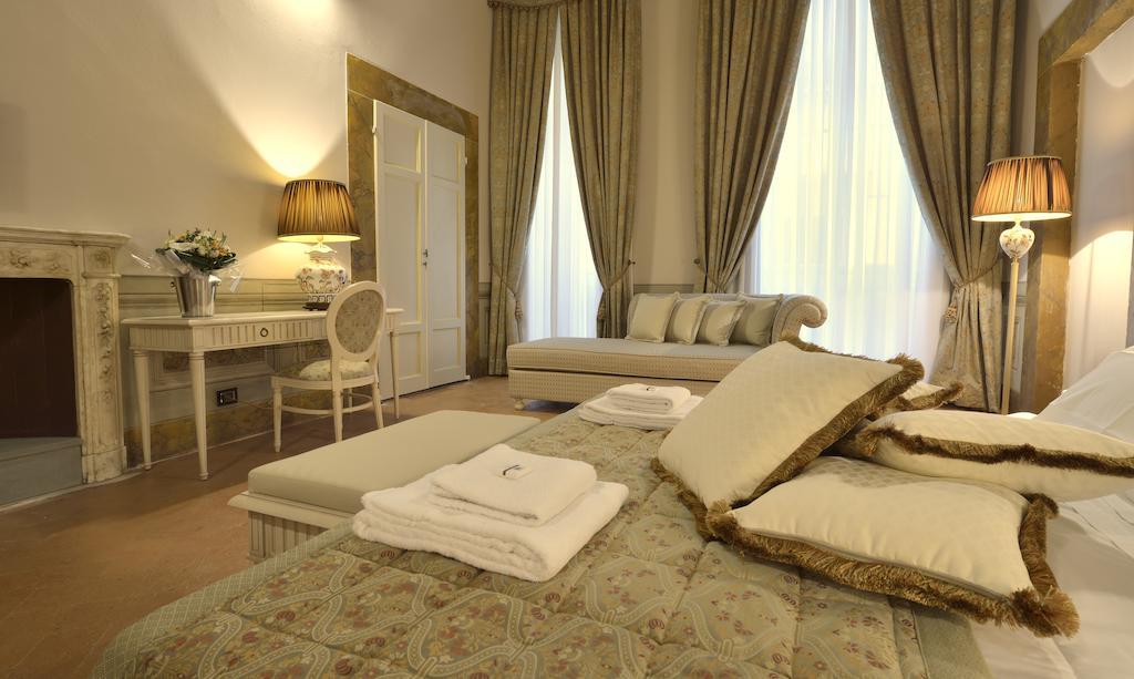 ปาลัซโซ จุชชาร์ดินี Hotel ฟลอเรนซ์ ห้อง รูปภาพ